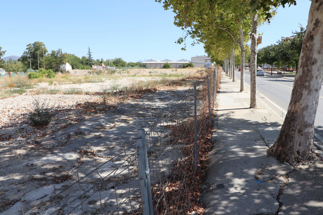 Terrenos en los que se ubicará el nuevo Mercadona de Lucena