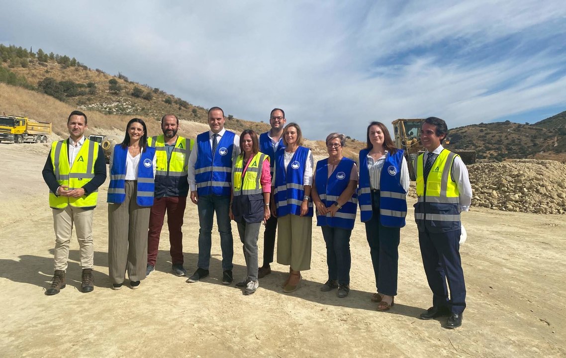 La Consejera ha visitado hoy las obras de la variante de Las Angosturas