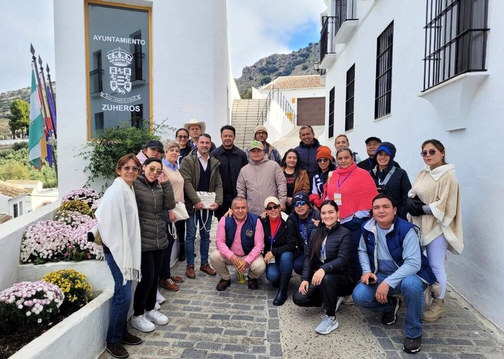 Participantes del II Programa de Líderes Sociales, organizado por la UNAD UE junto con Juan Manuel Poyato, alcalde de Zuherios