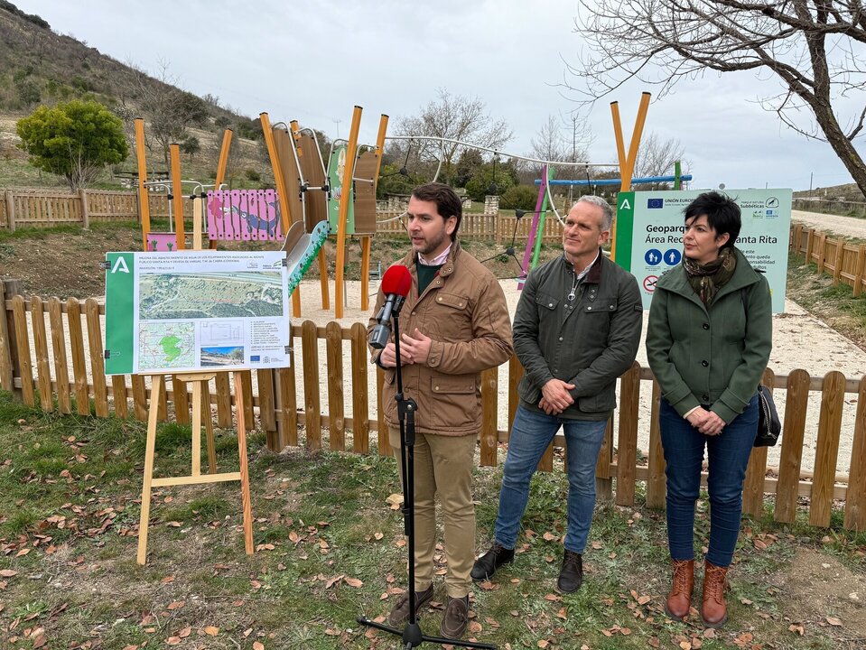 Inauguración parque infantil y depósito en el Centro de Visitantes de Santa Rita0