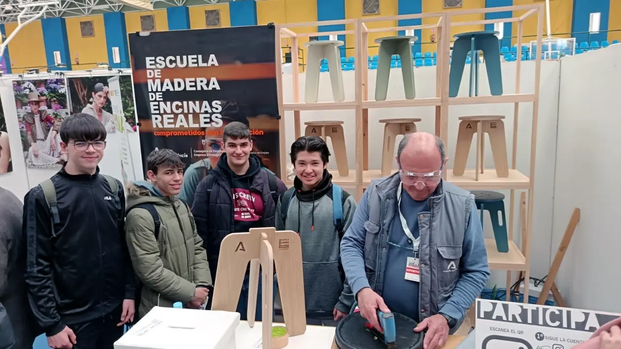 Estand de la Escuela de la Madera