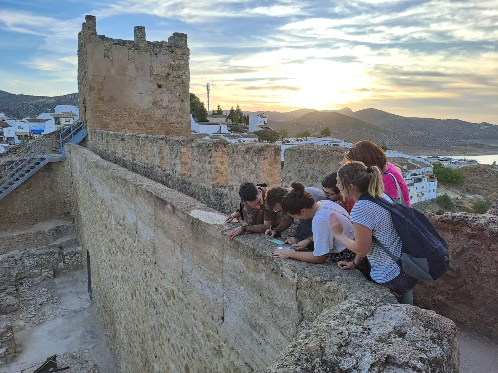 Actividad turística desarrollada en el castillo de Iznájar