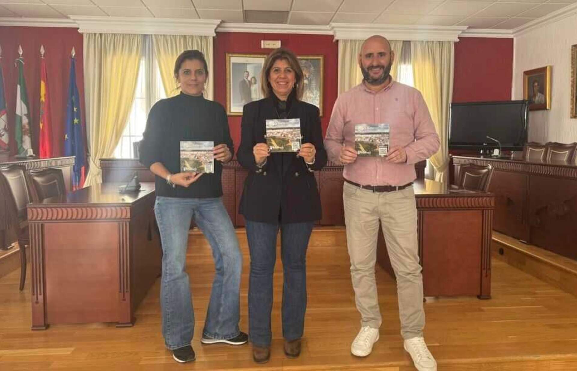 Carmen Lara, alcaldesa de Benamejí, junto a los concejales Gonzalo García y Sonia Luna